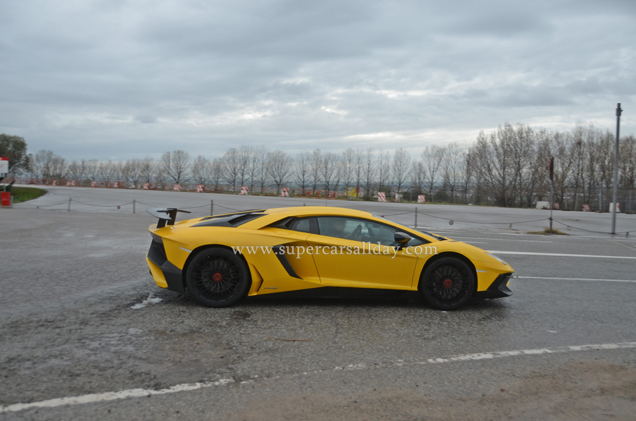 Nieuwe Lamborghini SuperVeloce verschijnt op Circuit de Catalunya