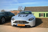 Reportage: met spoed naar een groep Aston Martins!
