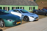 Reportage: met spoed naar een groep Aston Martins!