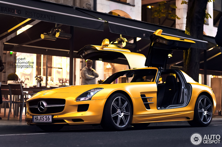 This is how we like it: matte yellow Mercedes-Benz SLS AMG