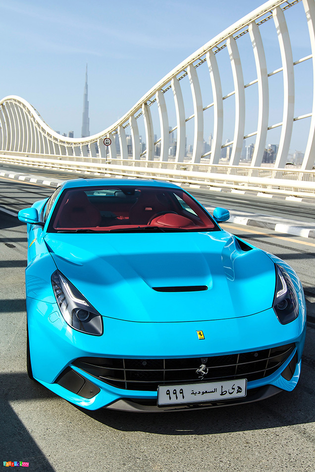Fotoshoot: Ferrari F12berlinetta in Dubai